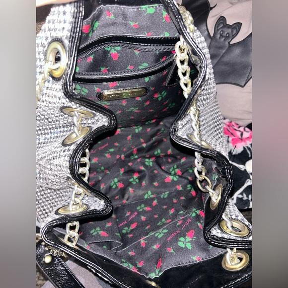 Betsey Johnson Black and White Houndstooth Sequins Chain Shoulder Bag EUC - Picture 4 of 8